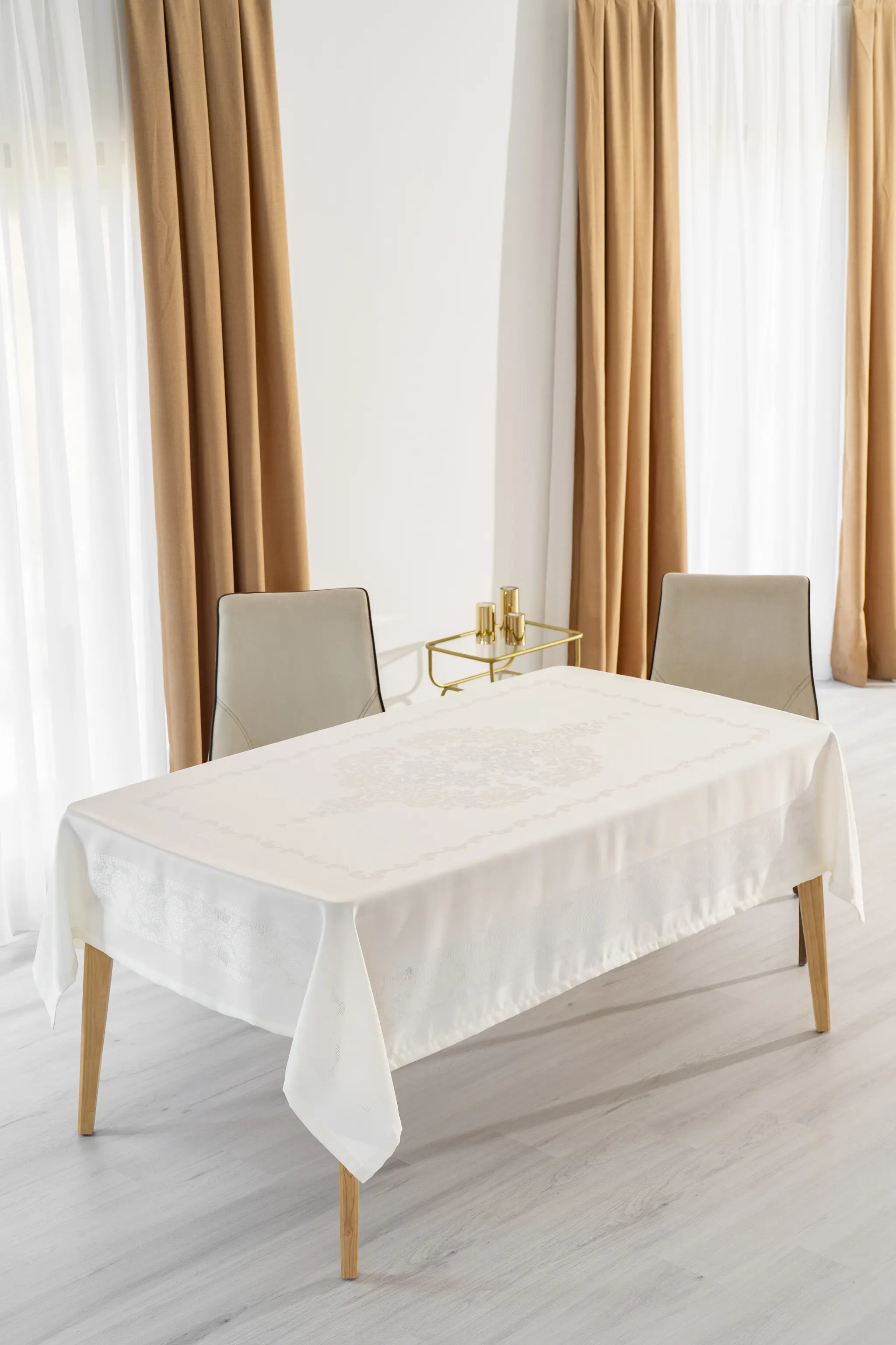 Jumbo Jacquard Tischdecke Creme - Wasserabweisend - 160x220 cm