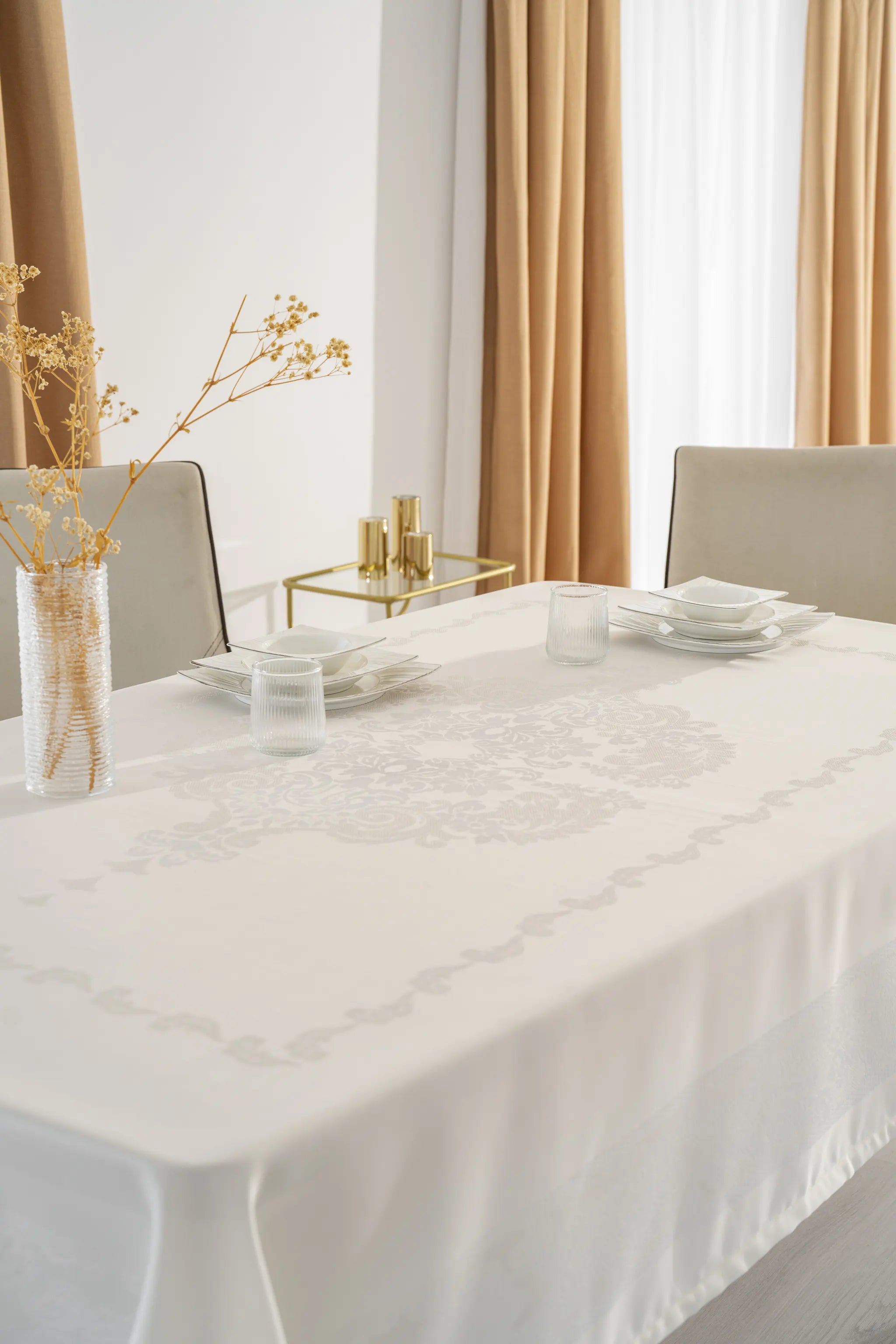 Jumbo Jacquard Tischdecke Creme - Wasserabweisend - 160x220 cm