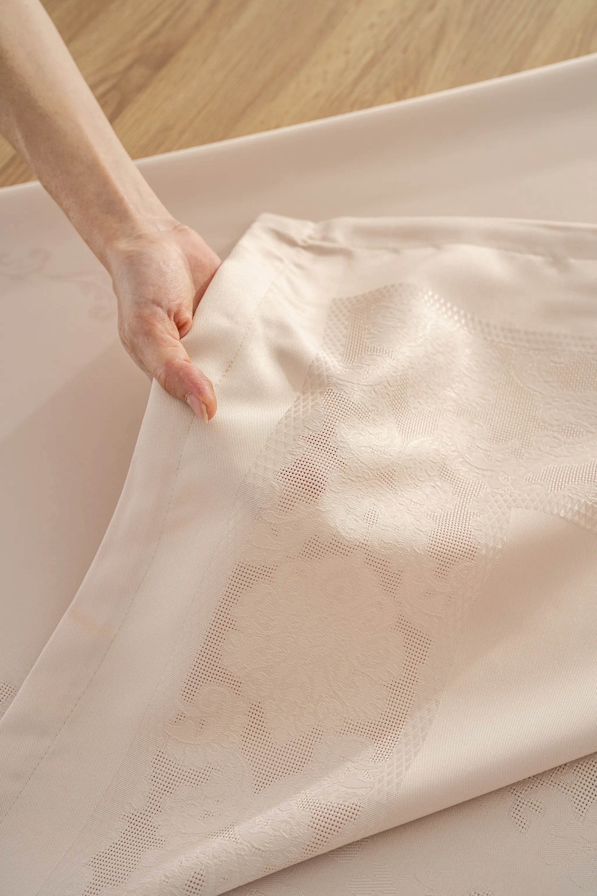 Jumbo Jacquard Tischdecke Beige - Wasserabweisend - 160x220 cm