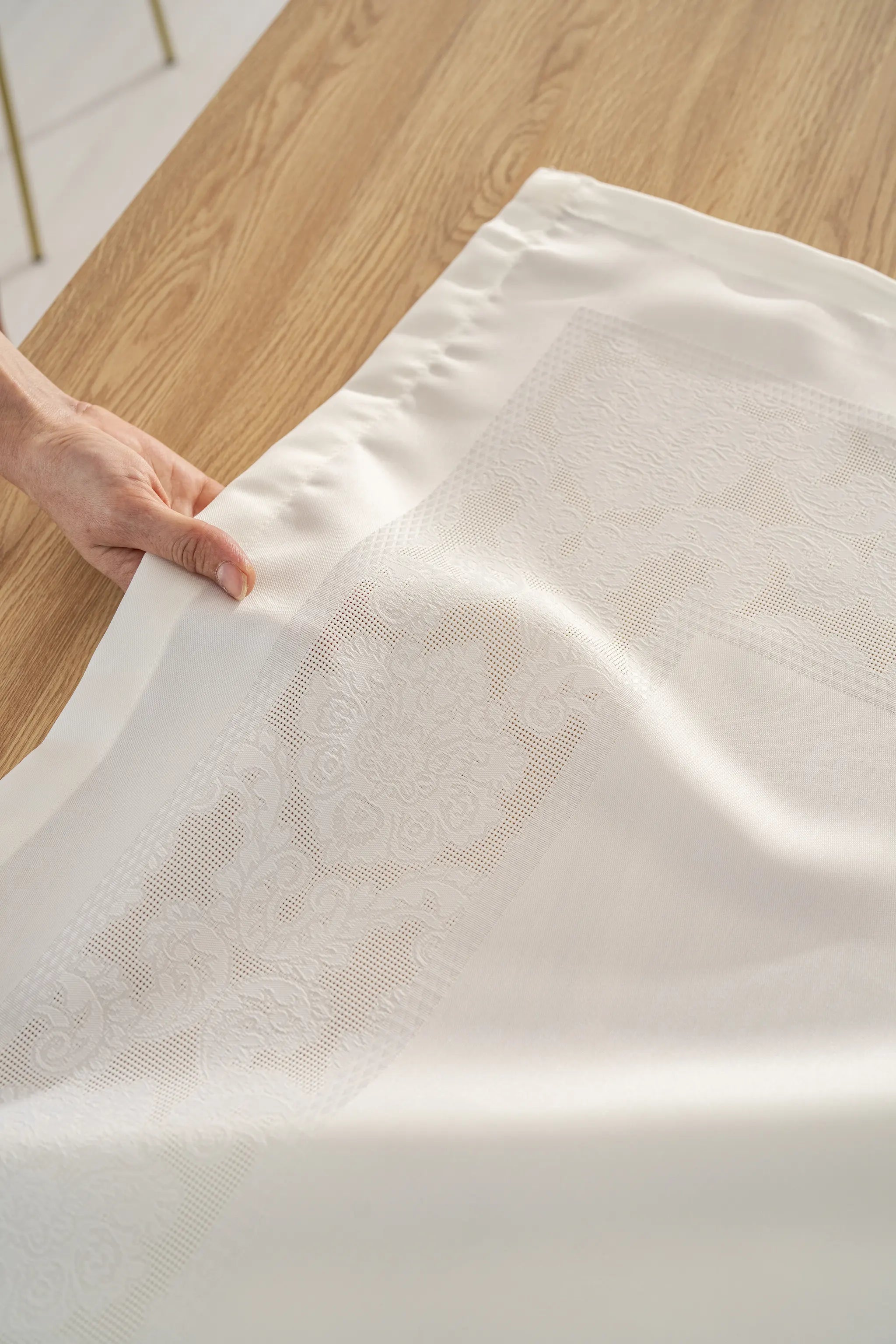 Jumbo Jacquard Tischdecke Creme - Wasserabweisend - 160x220 cm