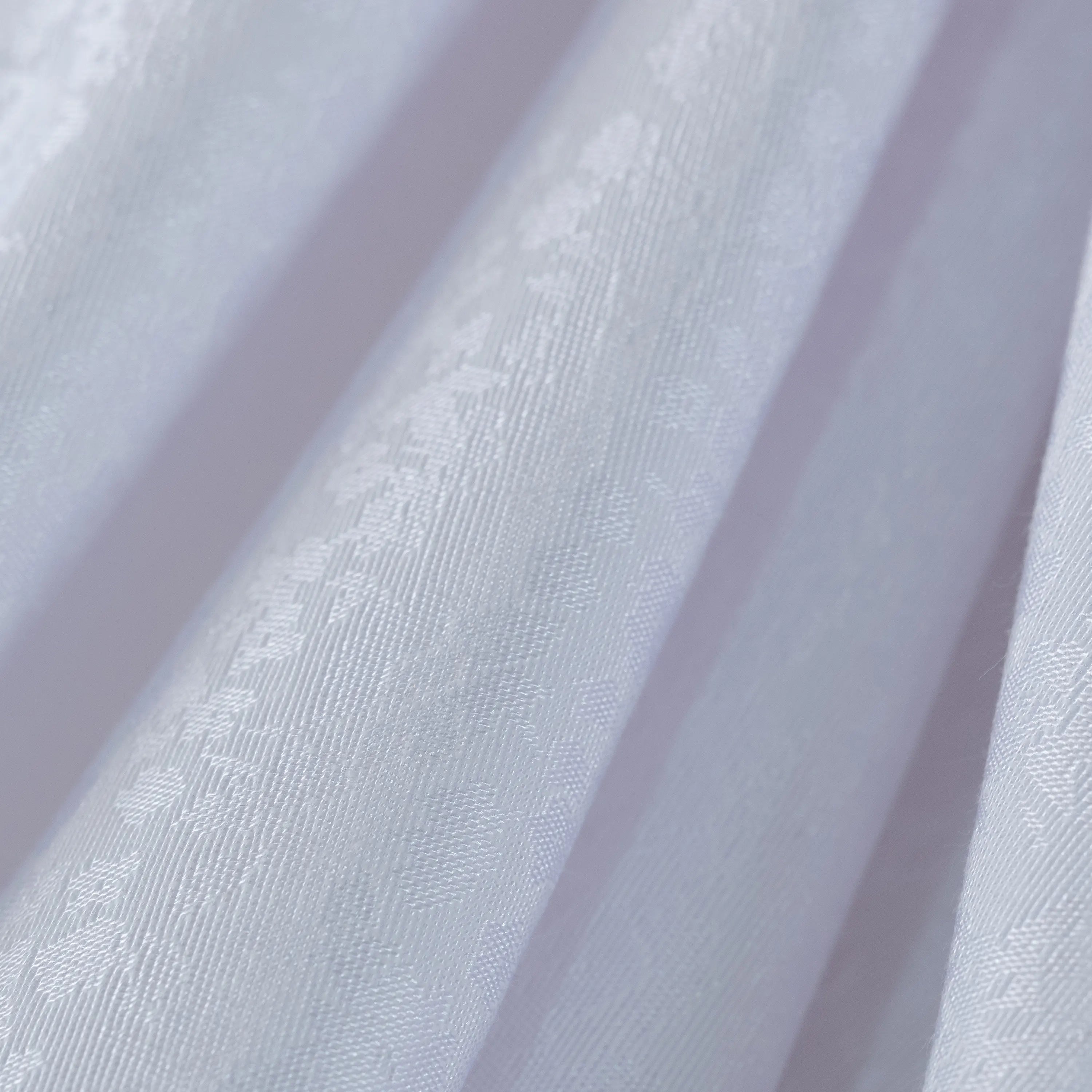 Daisy Jacquard Tischdecke Weiß - 160x220 cm