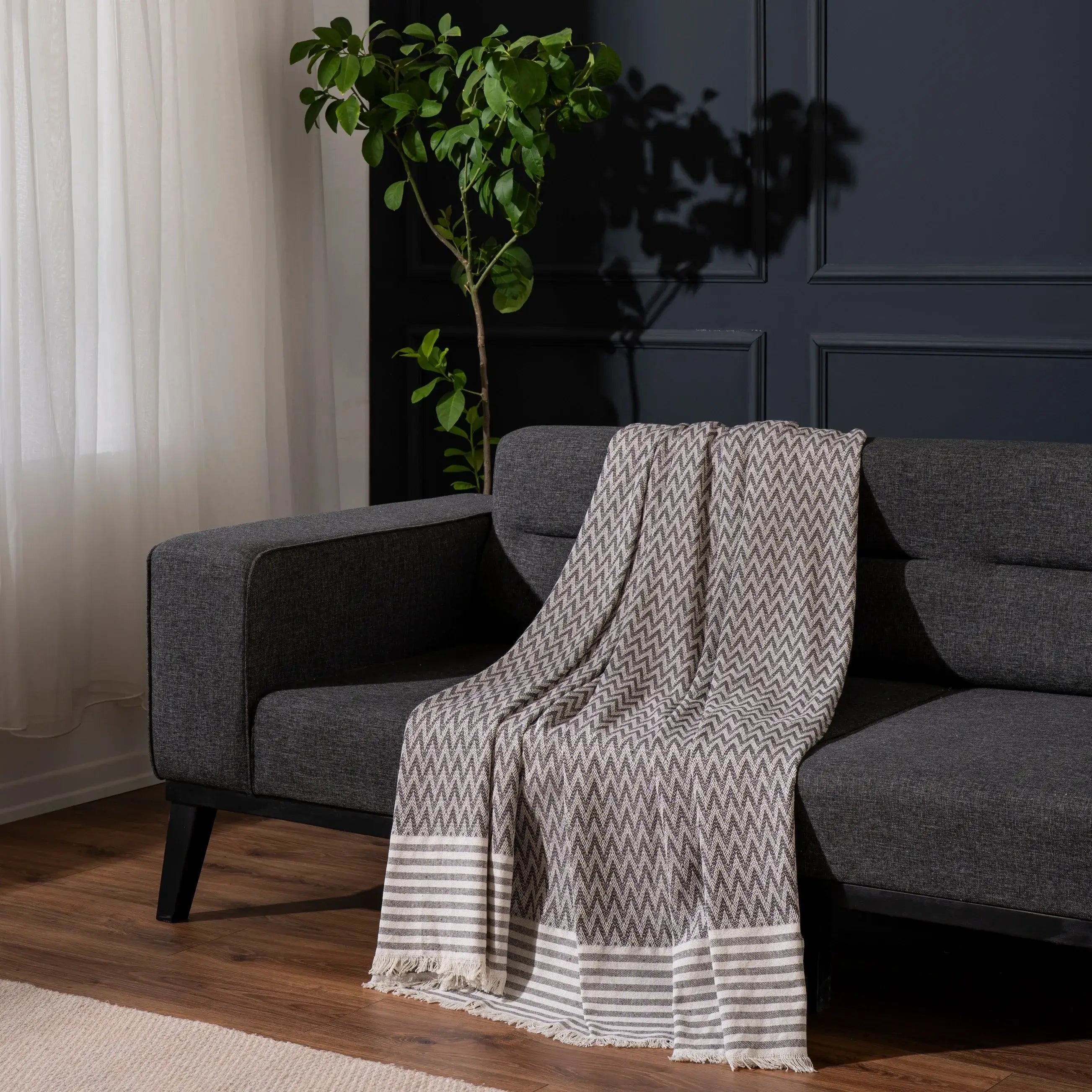 Multifunktionale Sofadecke Anthrazit aus recycelter Baumwolle - 170x210 cm