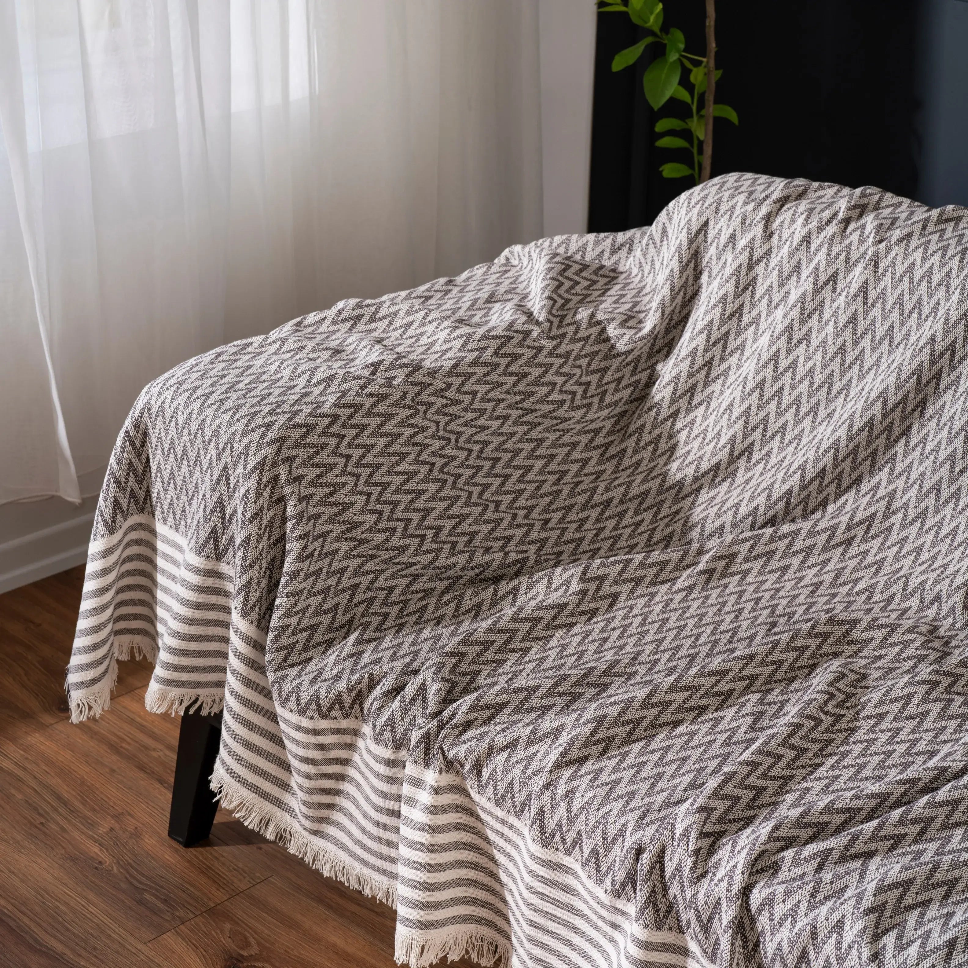 Multifunktionale Sofadecke Anthrazit aus recycelter Baumwolle - 170x210 cm